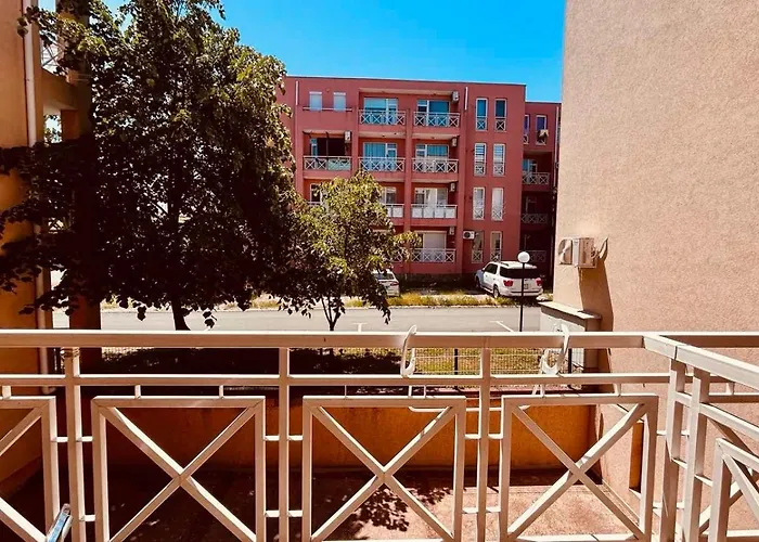 Apartment Sunny Day 6 11 Slantschew brjag