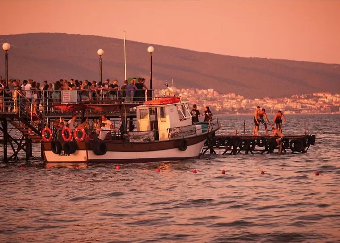 Sunny Day 6 11 Apartment